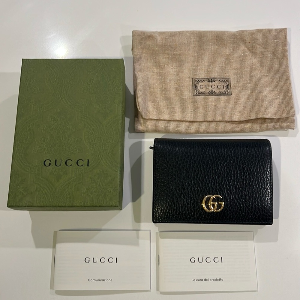 AUTHENTIC GUCCI GG Marmont small wallet